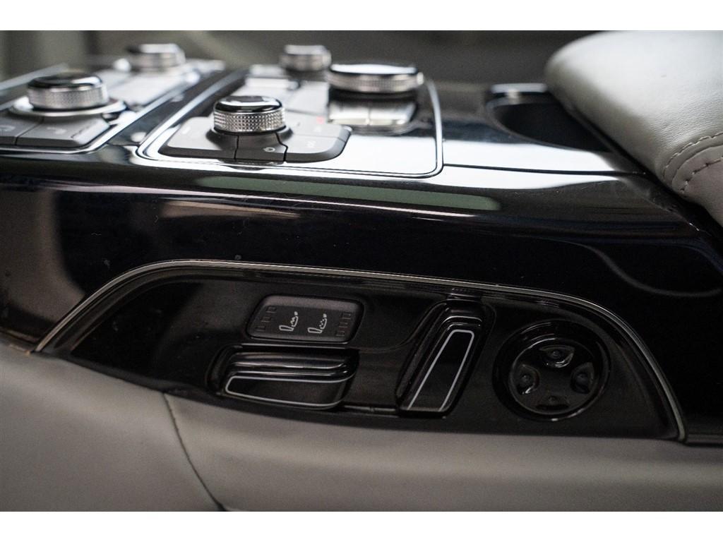 2012 Night Blue Pearl Effect Audi A8