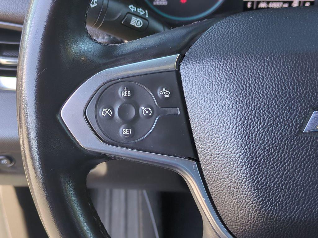 used 2023 Chevrolet Traverse car, priced at $28,911