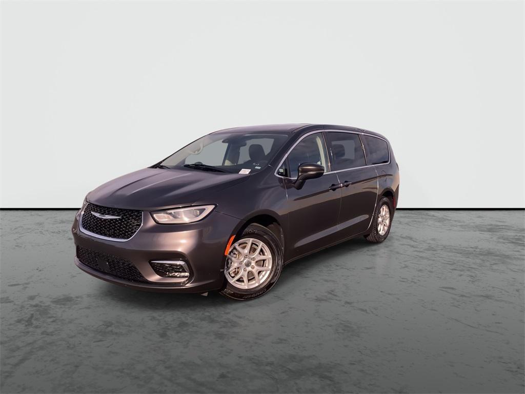 used 2023 Chrysler Pacifica car, priced at $20,811