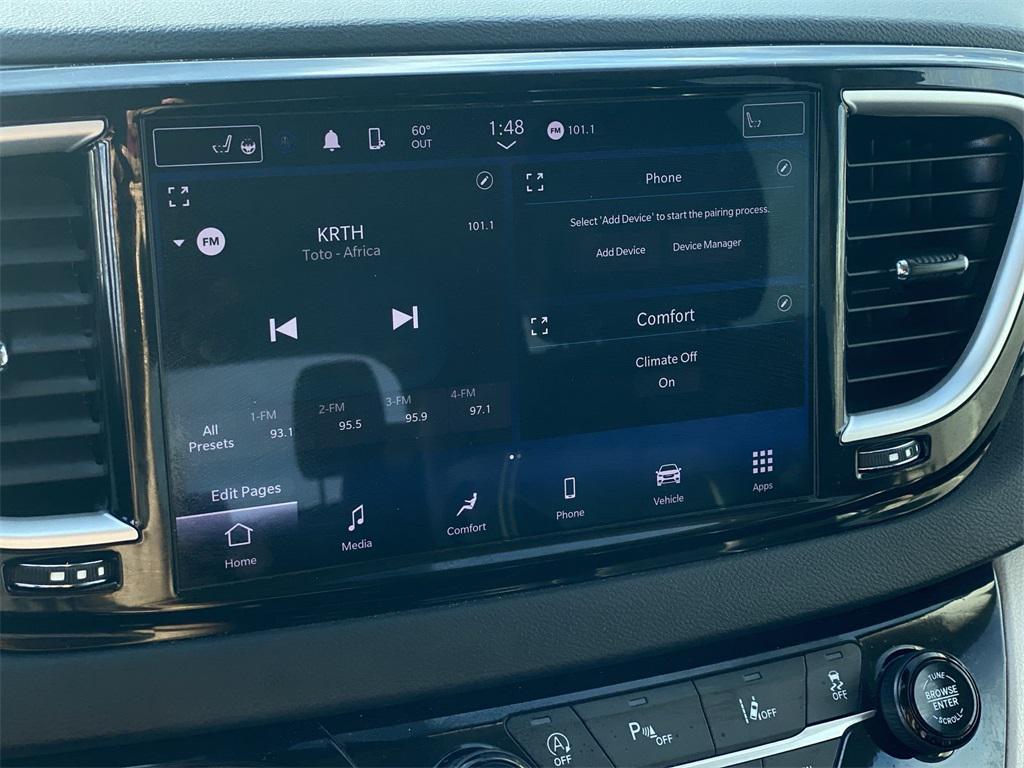 used 2023 Chrysler Pacifica car, priced at $20,811