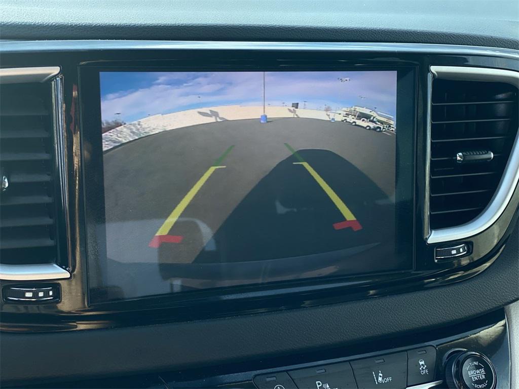 used 2023 Chrysler Pacifica car, priced at $20,811