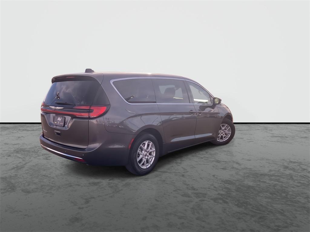used 2023 Chrysler Pacifica car, priced at $20,811