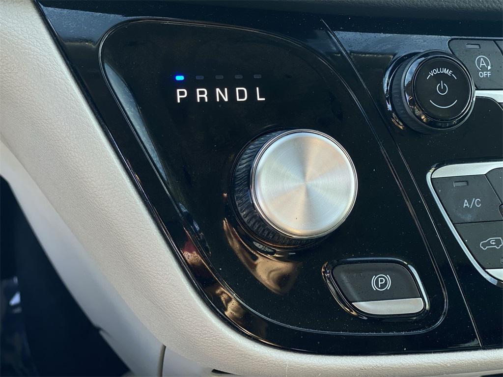 used 2023 Chrysler Pacifica car, priced at $20,811