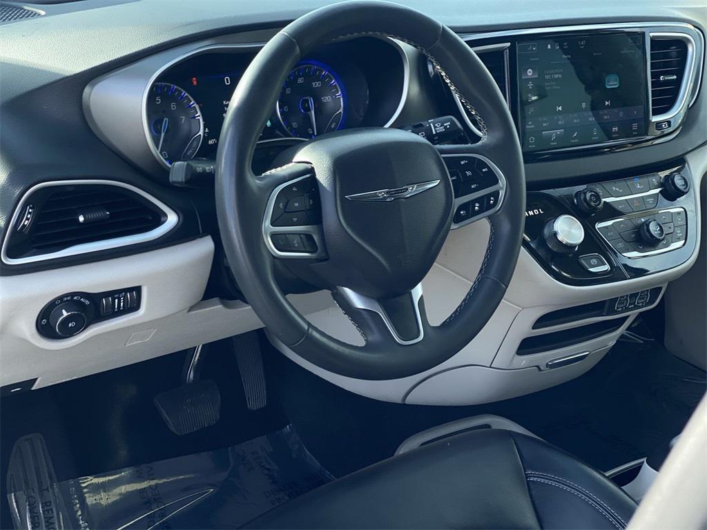 used 2023 Chrysler Pacifica car, priced at $20,811