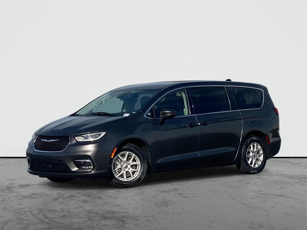 used 2023 Chrysler Pacifica car, priced at $20,811