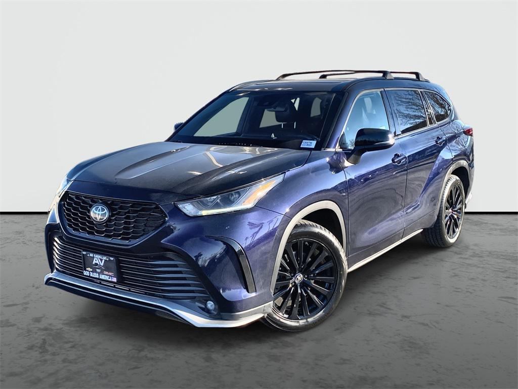 used 2023 Toyota Highlander car, priced at $35,911