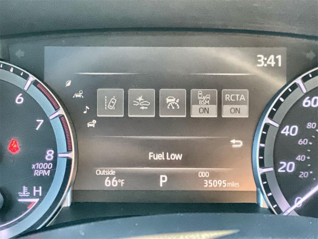 used 2023 Toyota Highlander car, priced at $35,911