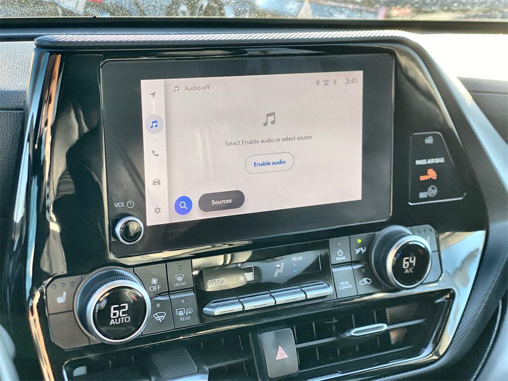 used 2023 Toyota Highlander car, priced at $35,911