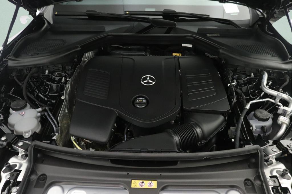 new 2026 Mercedes-Benz GLC 300 car, priced at $59,015