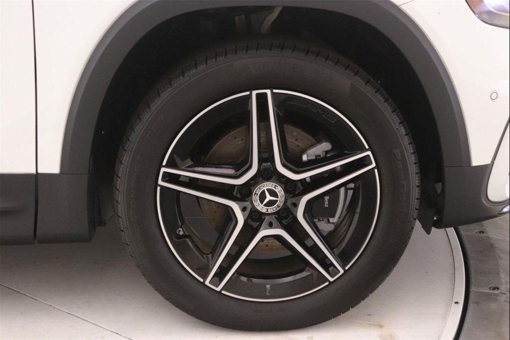 new 2025 Mercedes-Benz GLB 250 car, priced at $53,395