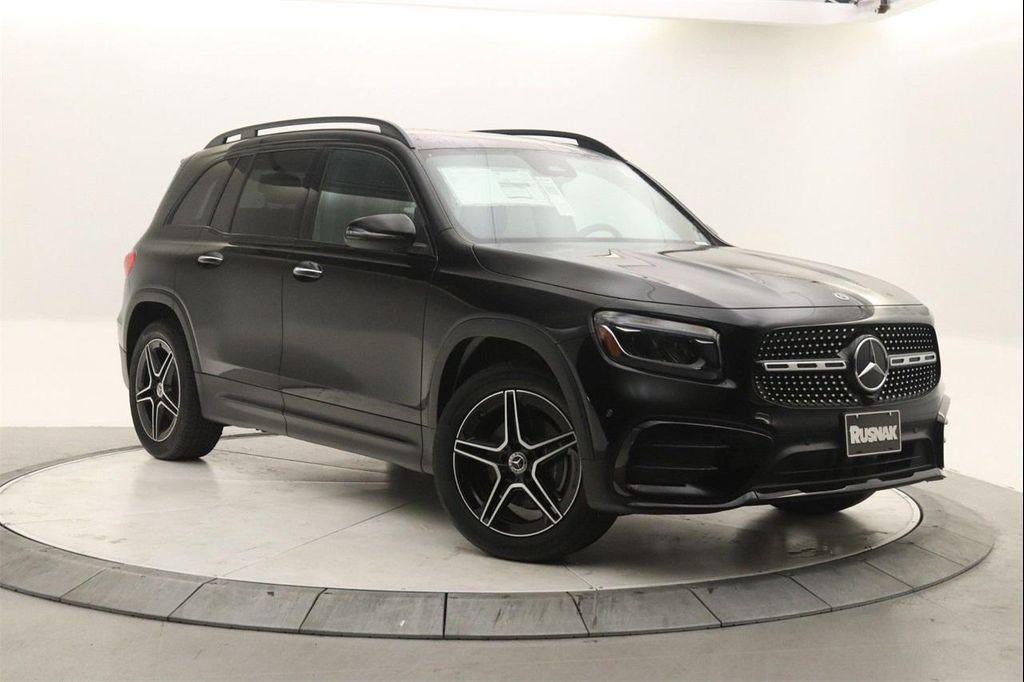 new 2025 Mercedes-Benz GLB 250 car, priced at $51,975