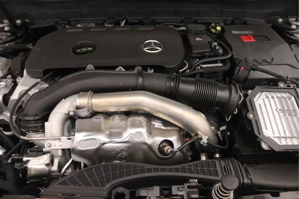 new 2026 Mercedes-Benz GLB 250 car, priced at $47,195