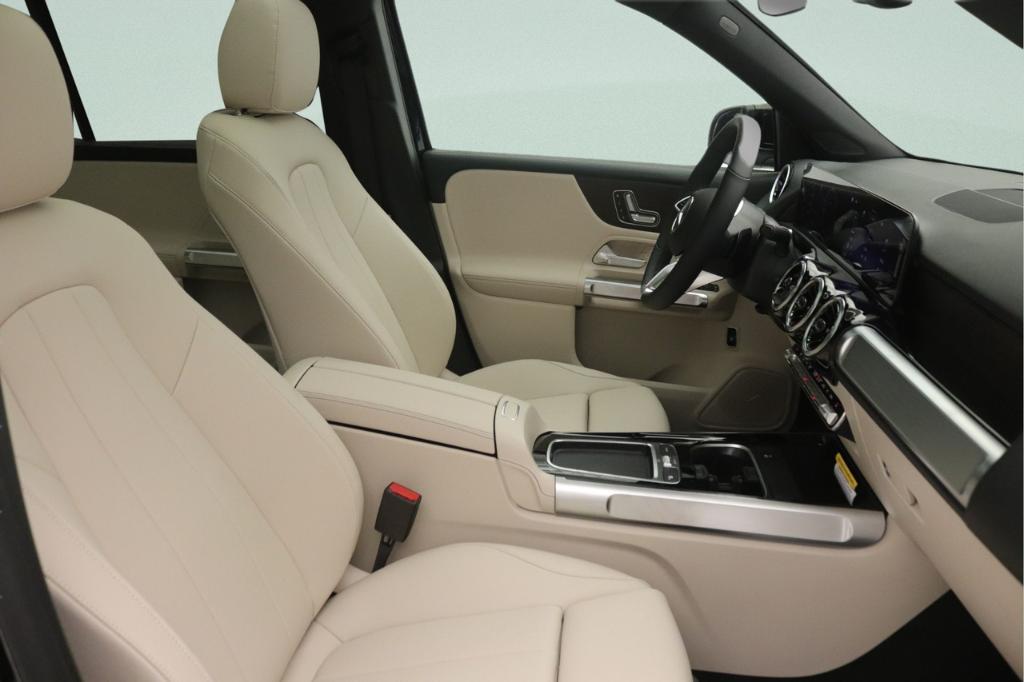 new 2026 Mercedes-Benz GLB 250 car, priced at $47,195