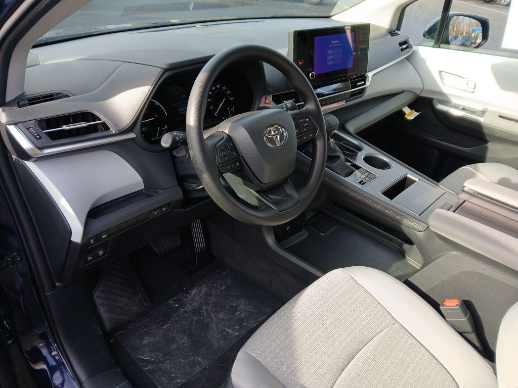 new 2026 Toyota Sienna car