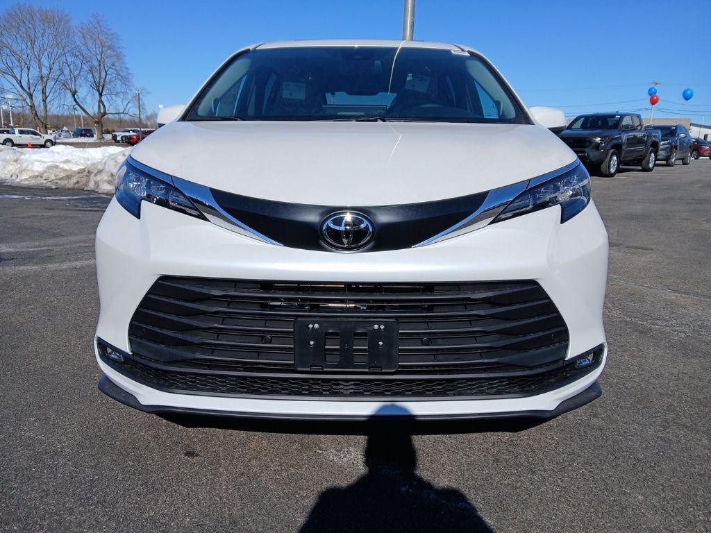 new 2026 Toyota Sienna car, priced at $50,490