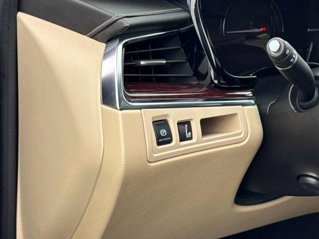 used 2017 Cadillac XT5 car, priced at $20,000