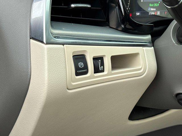 used 2023 Cadillac XT5 car, priced at $31,000