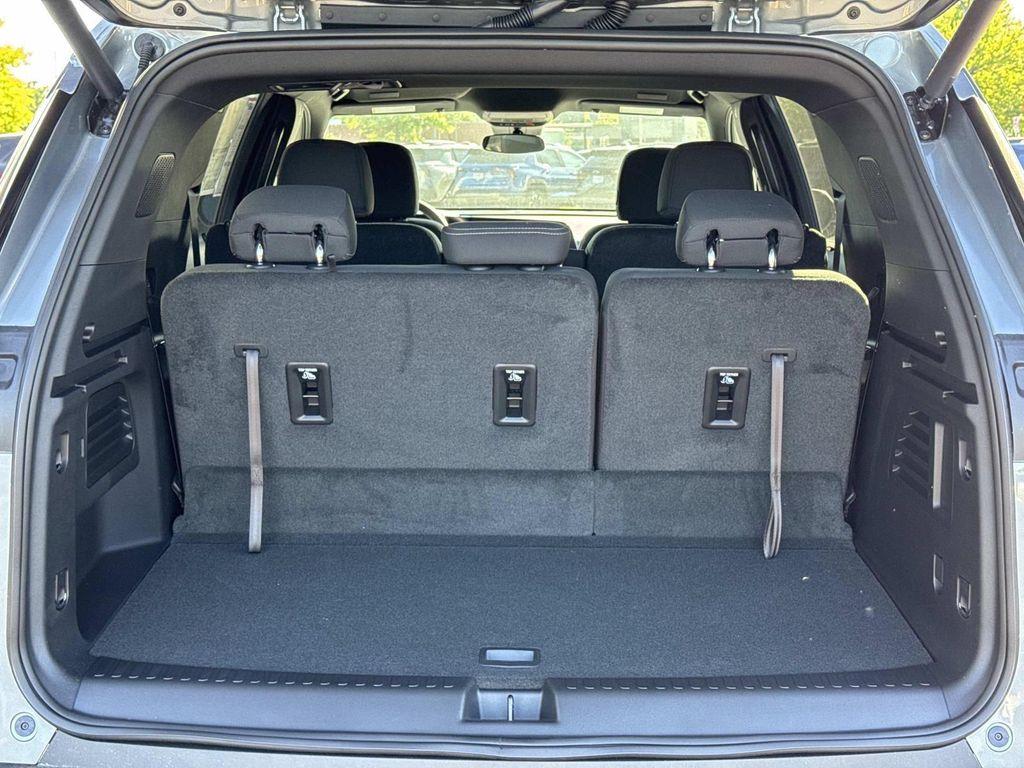 new 2026 Chevrolet Traverse car, priced at $42,594