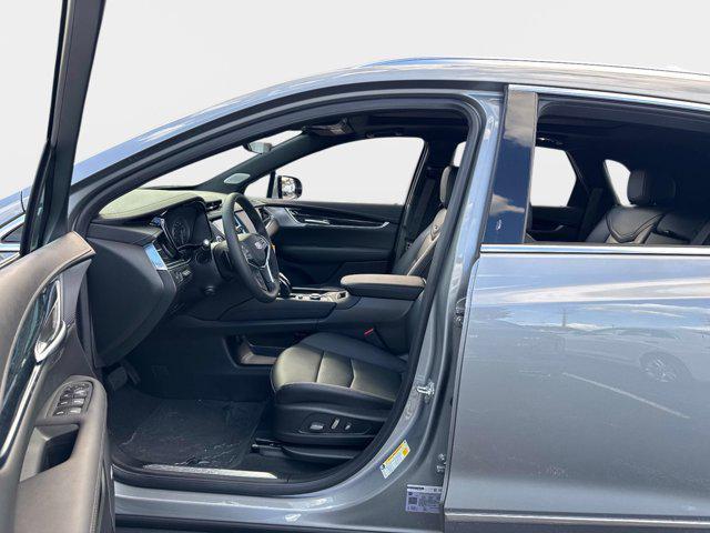 new 2025 Cadillac XT5 car, priced at $56,089