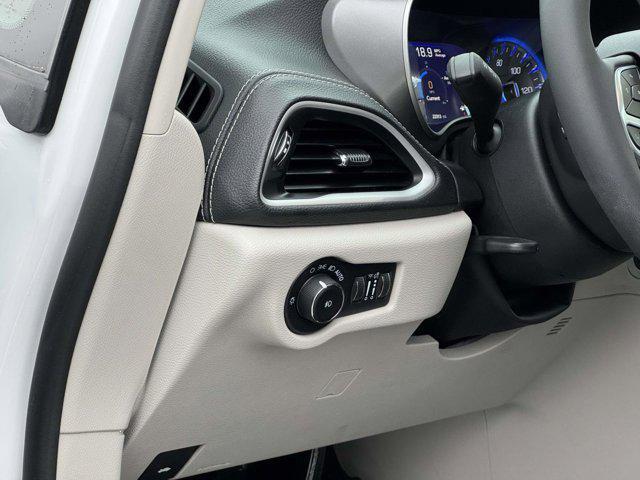 used 2022 Chrysler Pacifica car, priced at $31,400