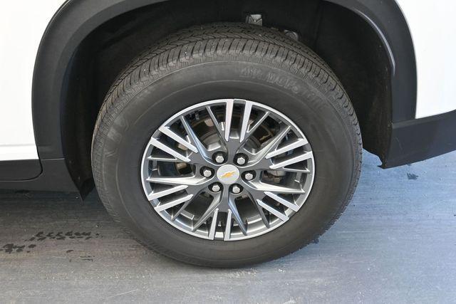 used 2024 Chevrolet Traverse car, priced at $34,558