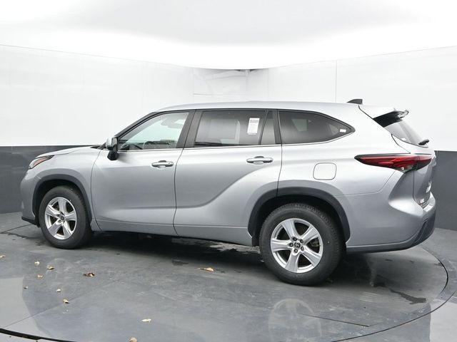 used 2023 Toyota Highlander car, priced at $29,750