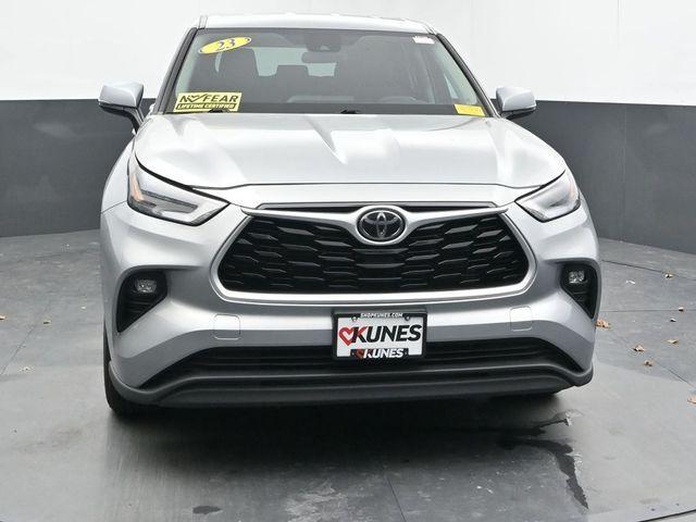 used 2023 Toyota Highlander car, priced at $29,750
