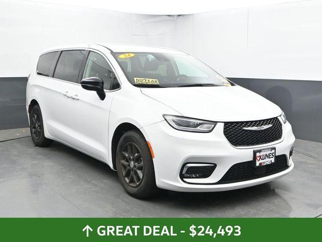 used 2024 Chrysler Pacifica car, priced at $25,130