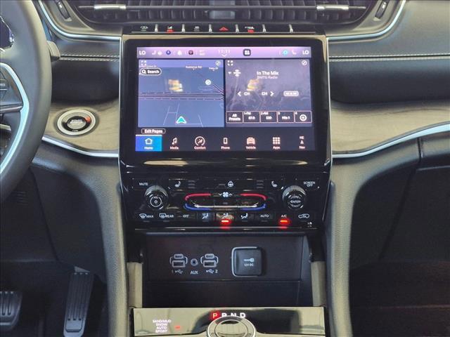 used 2025 Jeep Grand Cherokee car, priced at $39,620