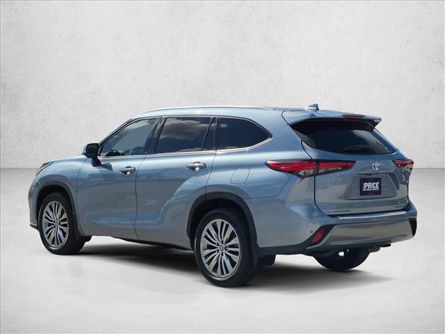 used 2023 Toyota Highlander car, priced at $40,020