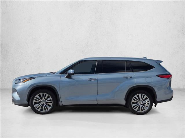 used 2023 Toyota Highlander car, priced at $40,020