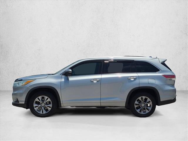 used 2015 Toyota Highlander car, priced at $14,220