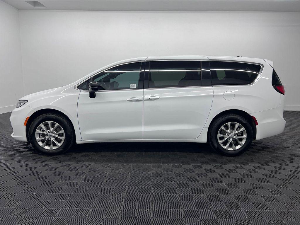 used 2025 Chrysler Pacifica car, priced at $40,598