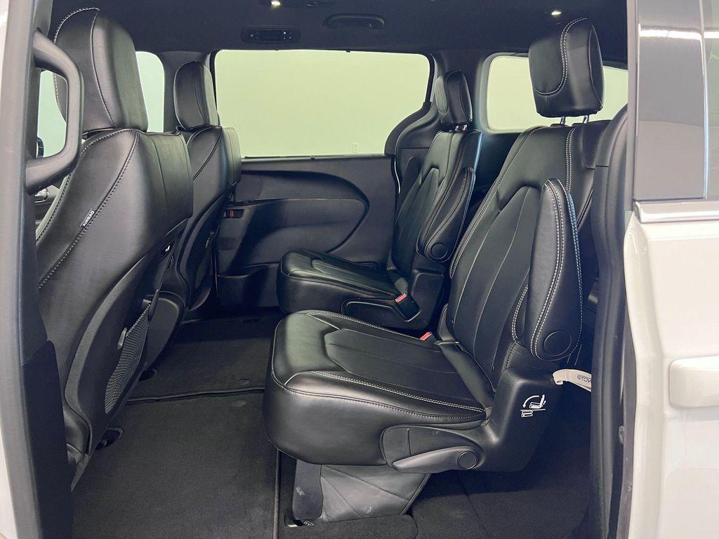 used 2025 Chrysler Pacifica car, priced at $40,598