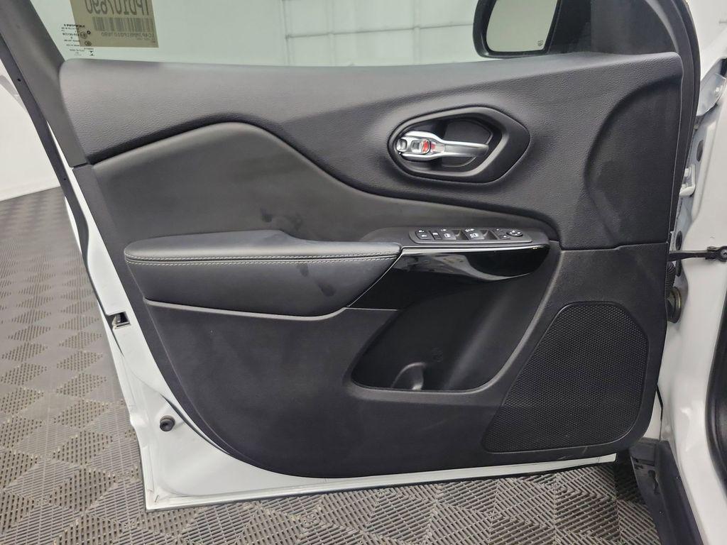 used 2023 Jeep Cherokee car, priced at $29,798