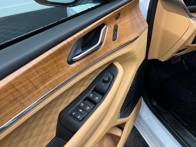 used 2025 Jeep Grand Cherokee car, priced at $52,798