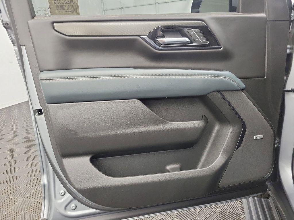 used 2025 GMC Yukon XL car, priced at $89,998