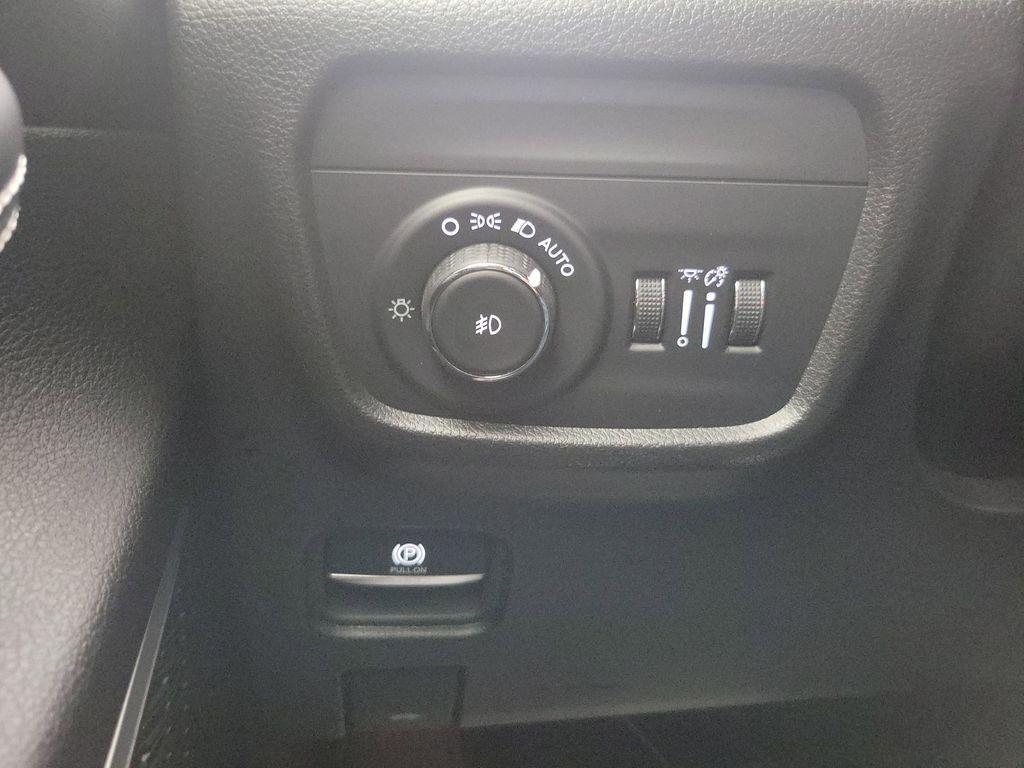 used 2023 Jeep Grand Cherokee car, priced at $35,998