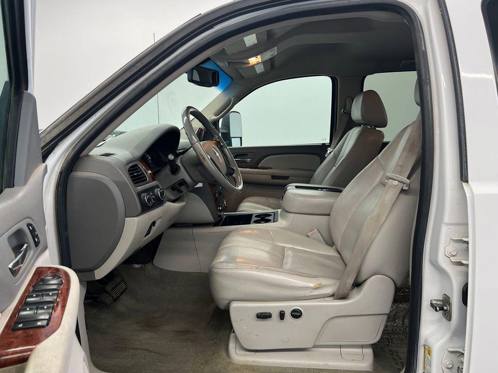 used 2009 Chevrolet Silverado 2500 car, priced at $19,900