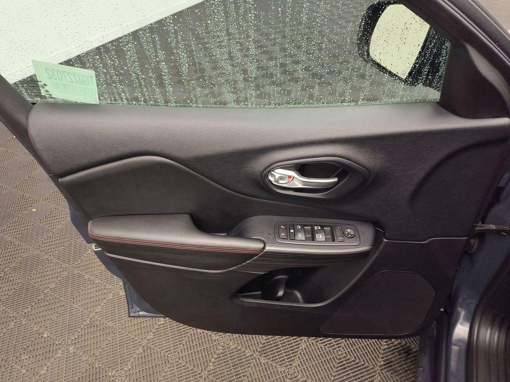 used 2016 Jeep Cherokee car, priced at $16,998