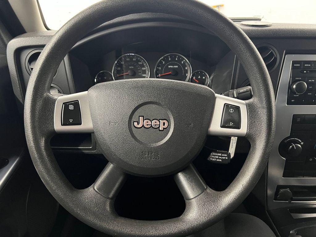 used 2008 Jeep Commander car, priced at $7,798