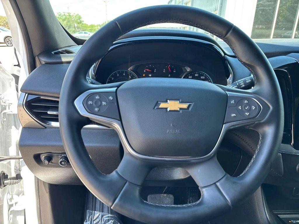 used 2023 Chevrolet Traverse car, priced at $26,188