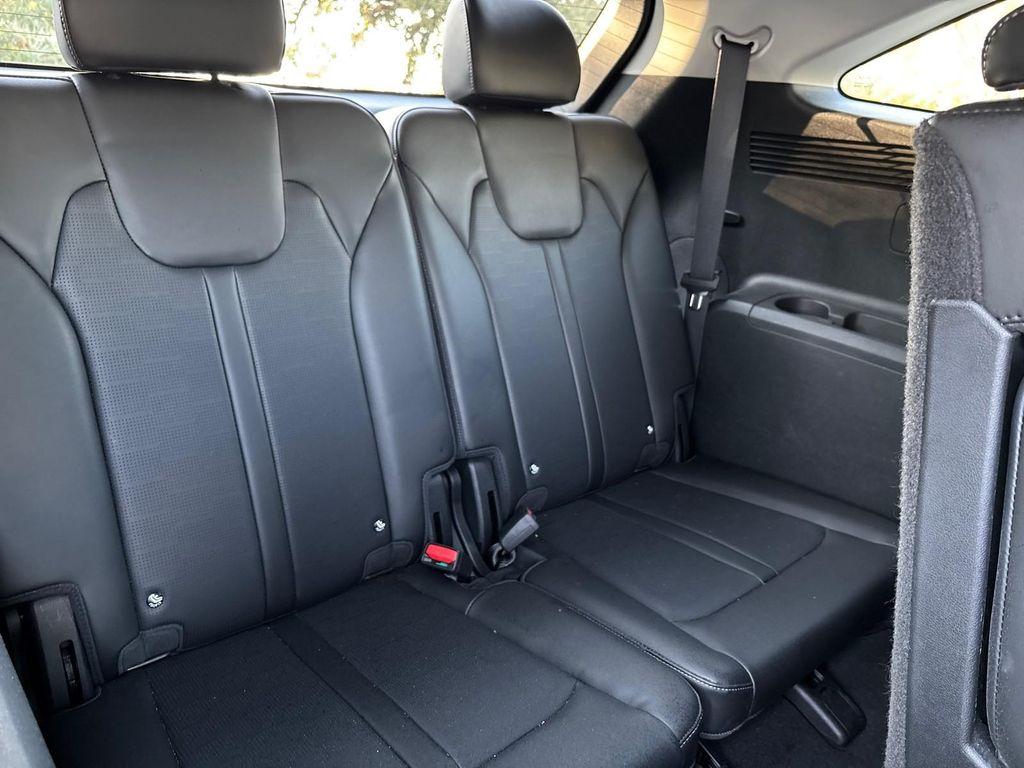 used 2024 Kia Sorento car, priced at $23,999