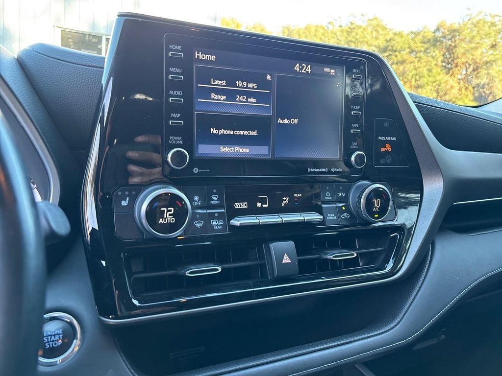 used 2022 Toyota Highlander car, priced at $26,994