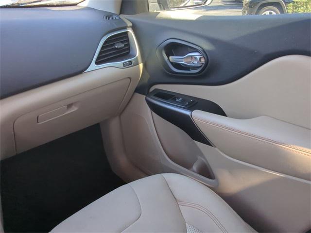 used 2019 Jeep Cherokee car, priced at $15,497