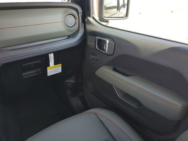 new 2025 Jeep Gladiator car, priced at $47,541