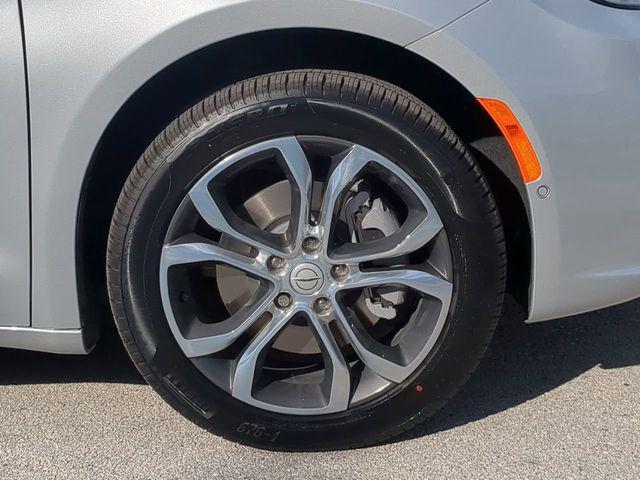 new 2026 Chrysler Pacifica car, priced at $55,668