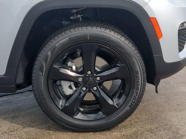 new 2025 Jeep Grand Cherokee car, priced at $41,331