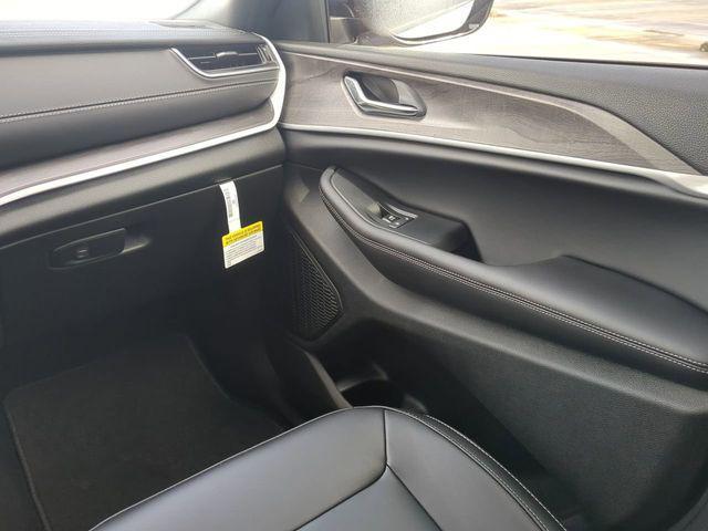 new 2025 Jeep Grand Cherokee car, priced at $41,331