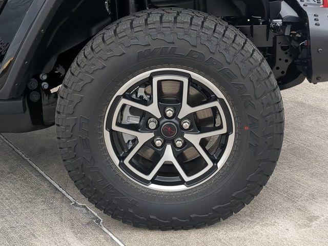 new 2026 Jeep Gladiator car, priced at $55,402